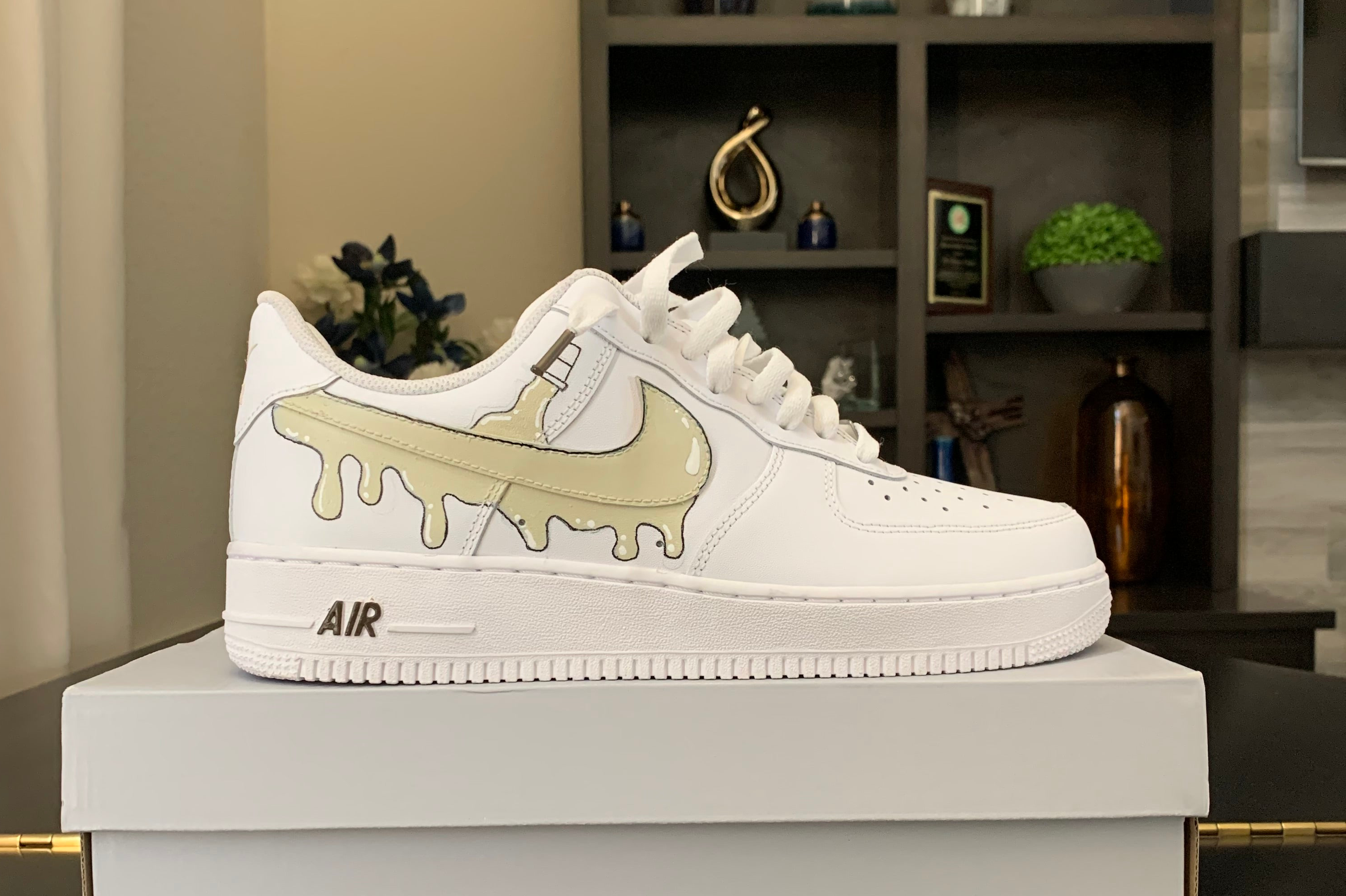 Dripping swoosh